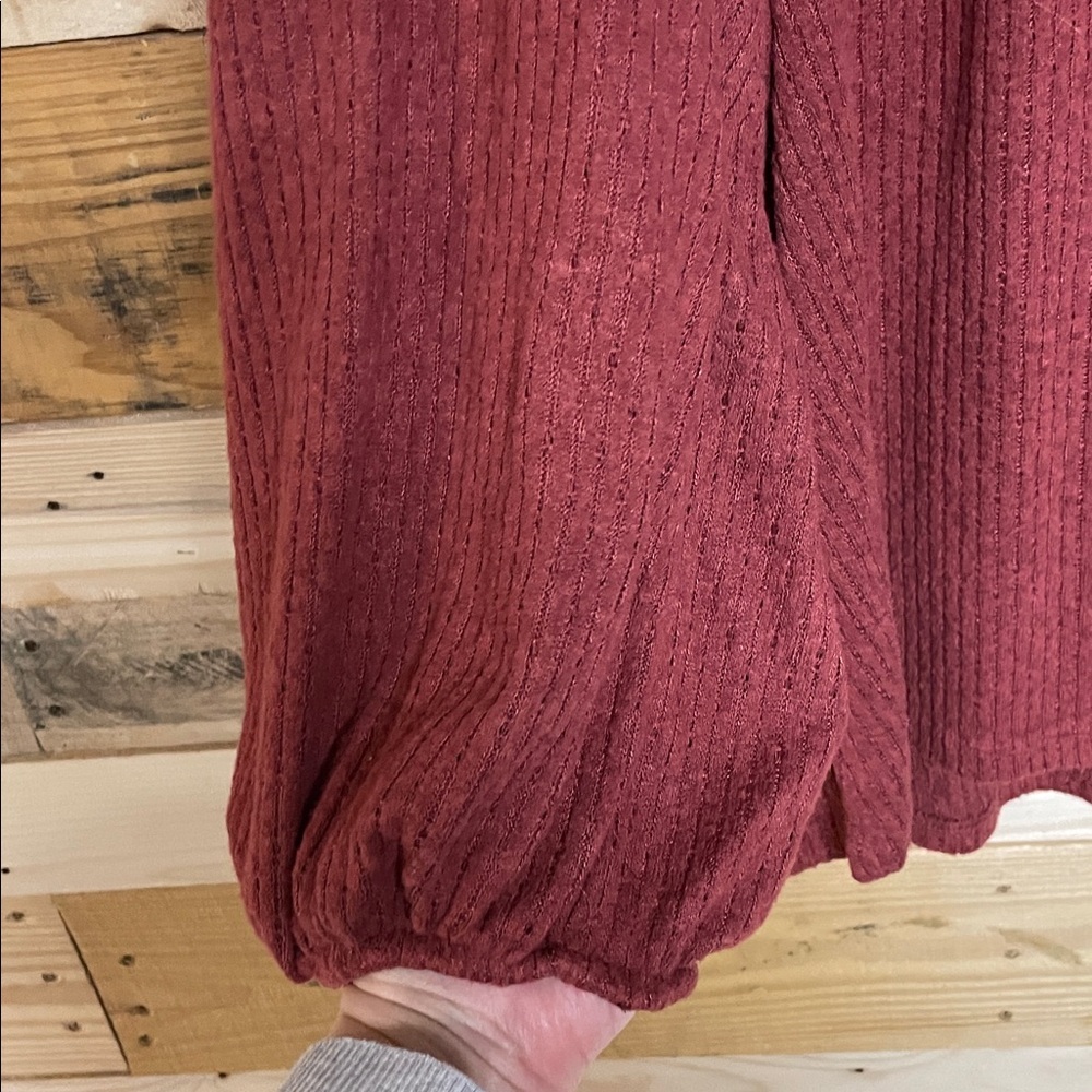 Maurices size 4X Burgundy Lace Shoulder Balloon Sleeve Soft and Stretchy Blouse - Picture 5 of 8